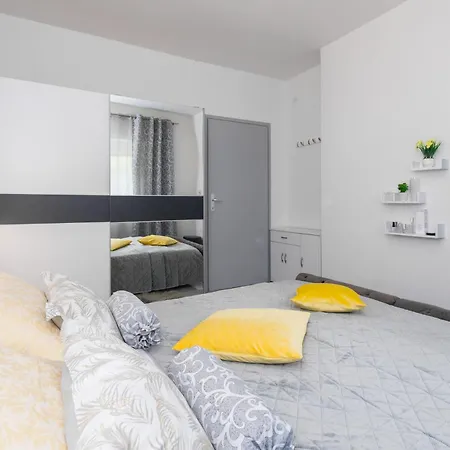 Tara With Seaview شقة