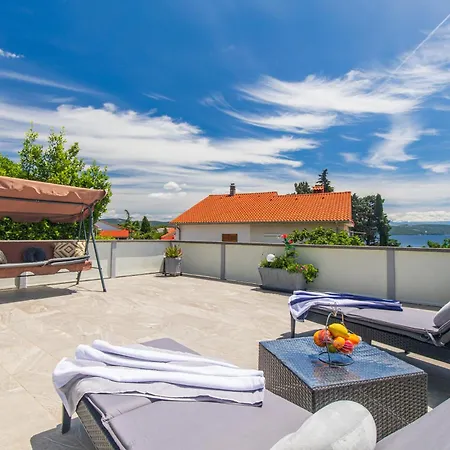 Tara With Seaview Apartment Krk Town