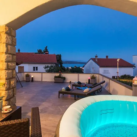 Tara With Seaview Апартаменты *