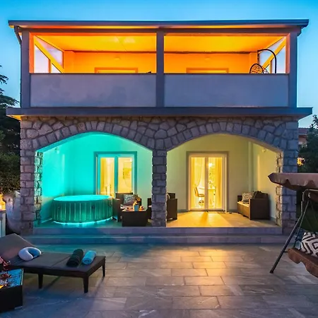 Tara With Seaview Apartamento *