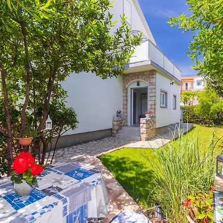 Tara With Seaview Krk Town