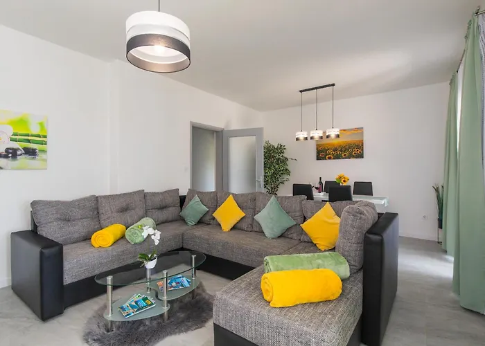 Tara With Seaview Krk Town